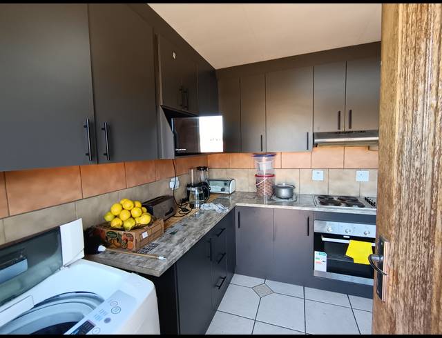3 BEDROOM APARTMENT FOR SALE IN BRACKENDOWNS